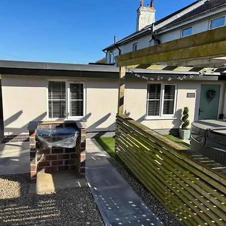 Railway Retreat Apartment *